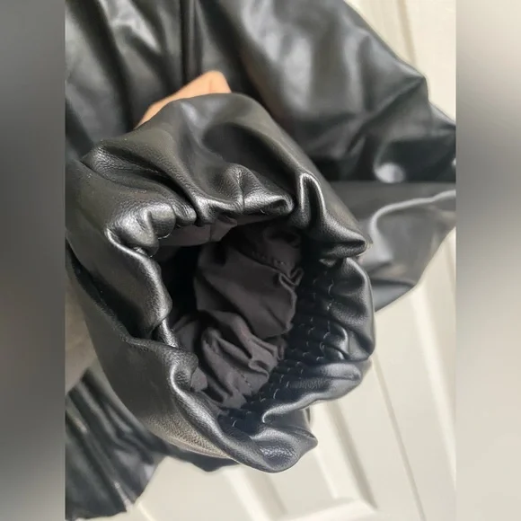 New Alo Yoga Faux Leather Cropped Premier Bomber - Black - Picture 10 of 14